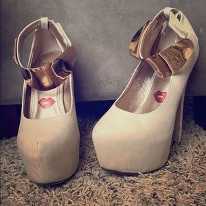 Nude Platform Pump